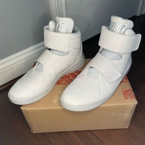 NIKE Marxman Athletic Shoes Men's Size 11 Premium Pure Platinum